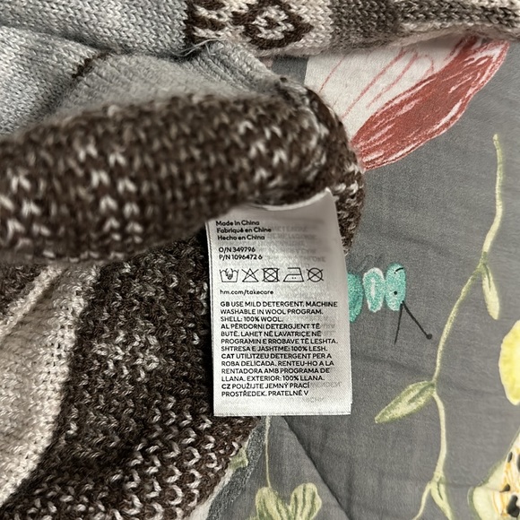 100% Wool Sweater - Picture 6 of 6